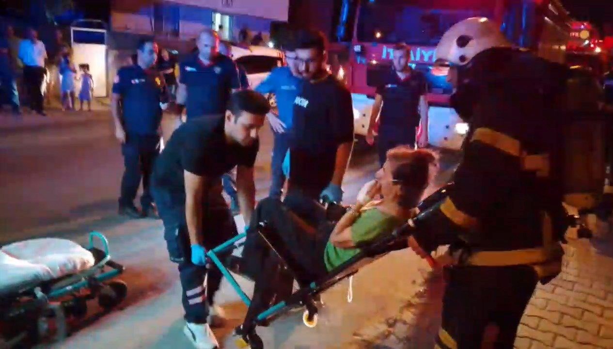 apartmanda yangin panigidumandan etkilenen kisi hastaneye kaldirildi qxnNXQjF