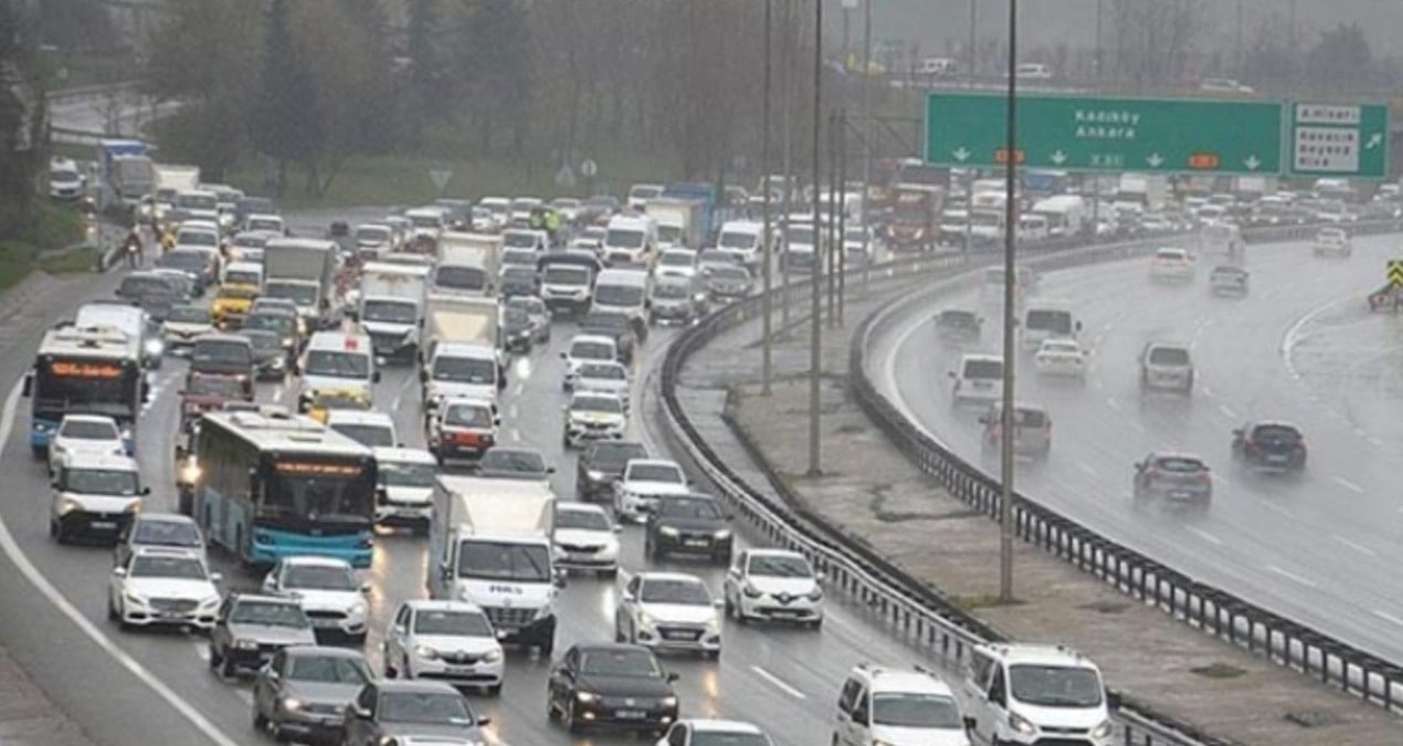 bir yanda abluka bir yanda okul acilisi istanbulda trafik kilit WsNAnMTy
