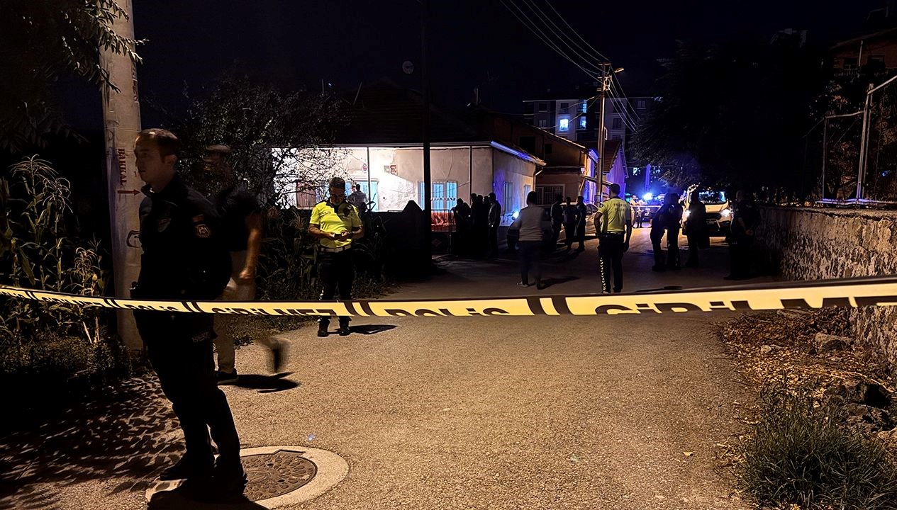 once komsusunu sonra annesi ve kardesini vurdu wNp4utCS