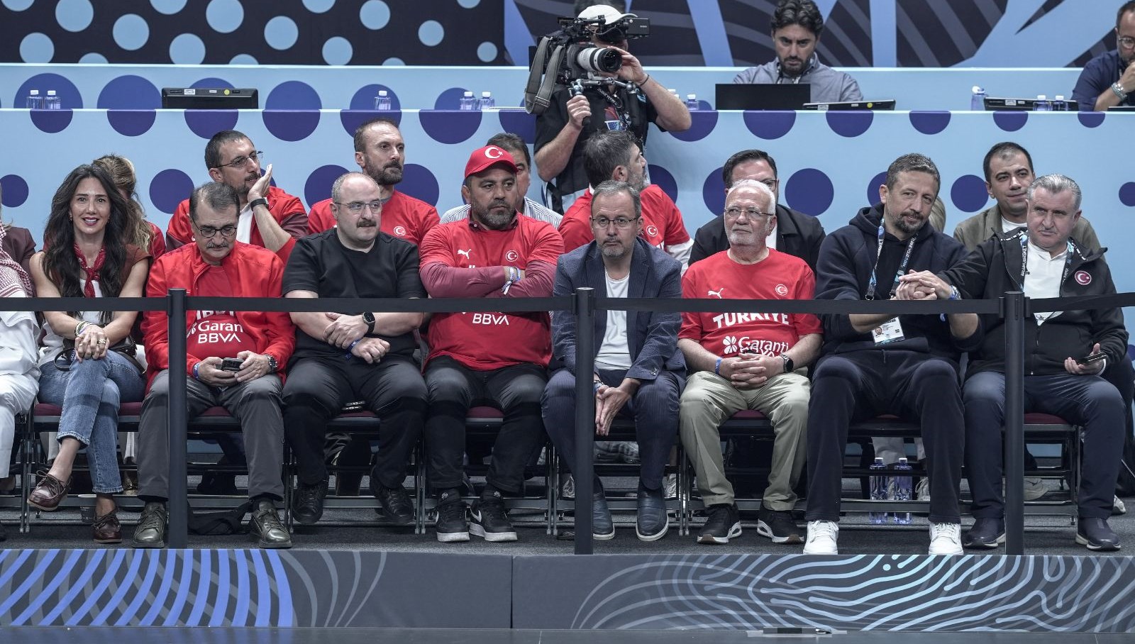 osman askin bak 12 dev adam efsanesi uyaniyor ISiDQrRc