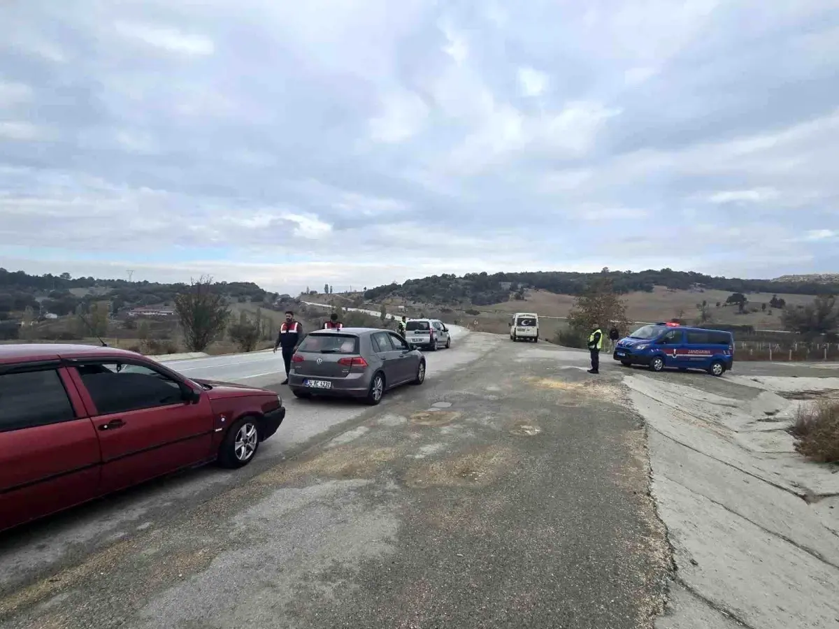 bilecikte jandarma uygulamasi 14 yakalama eDlmS9wX.jpg