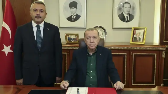 cumhurbaskani erdogan rize valiligini ziyaret etti Hd2sV4LZ