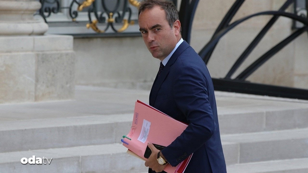 emmanuel macron tekrar atadi lecornu icin yeni kriz kapida MTtljgVS.jpg