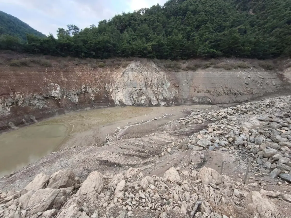 izmirde 3 baraj kurudu 4XCIsXnO.jpg