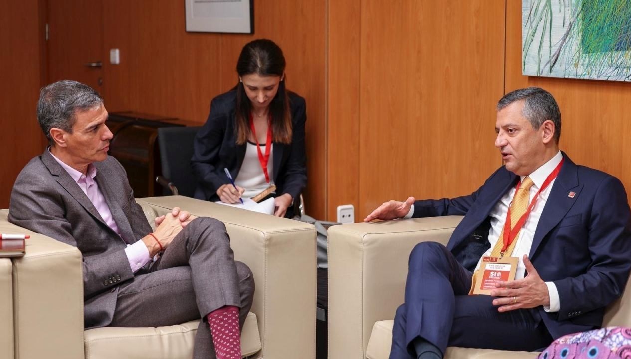 ozgur ozel ispanya basbakani sanchez ile gorustu m1GHat2q