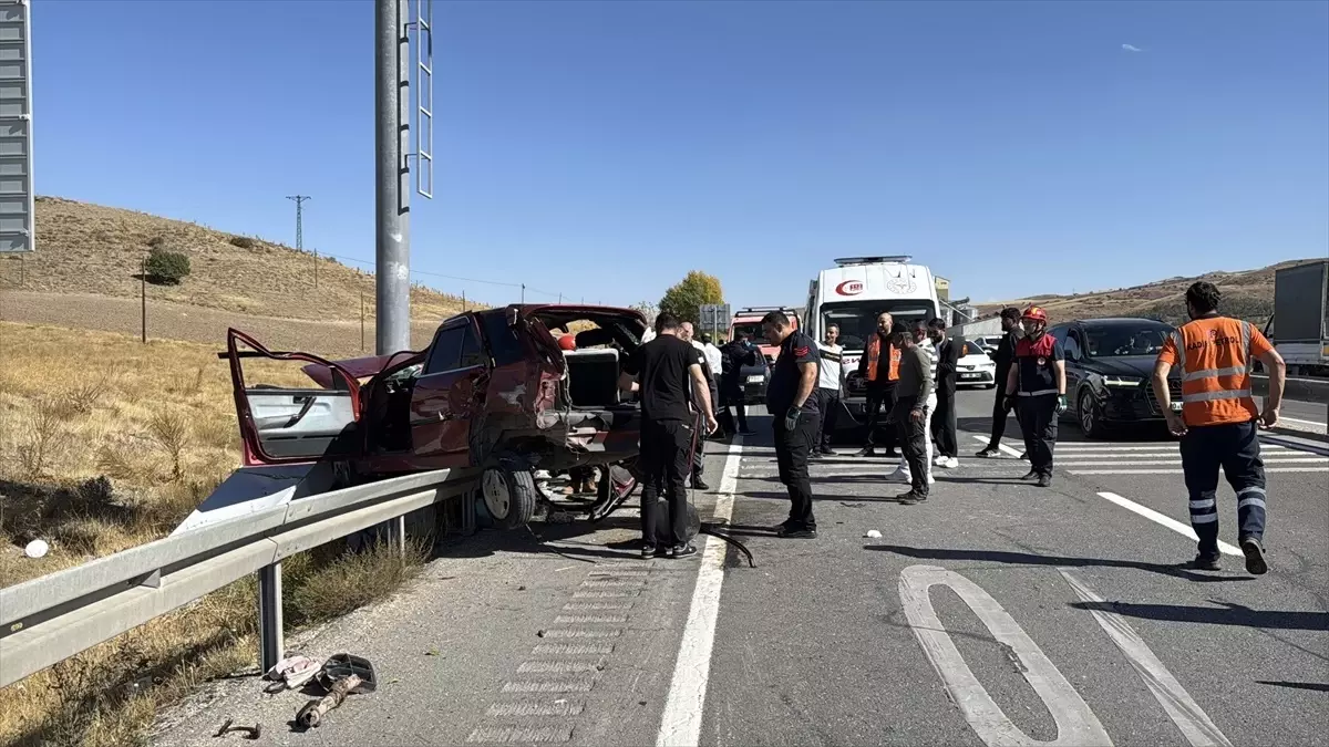 sivasta trafik kazasi 10 yarali a2Ziafgx