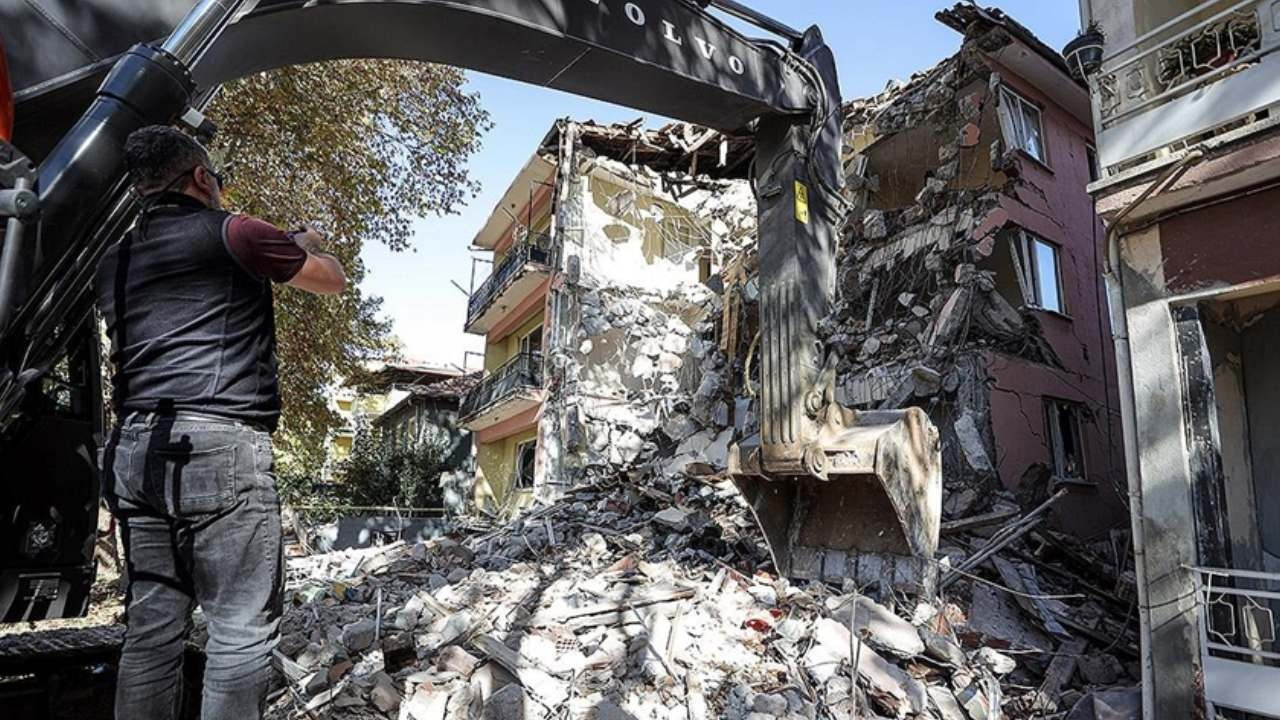 balikesirin sindirgi ilcesi afet bolgesi ilan edildi ZzHzh3iM.jpg