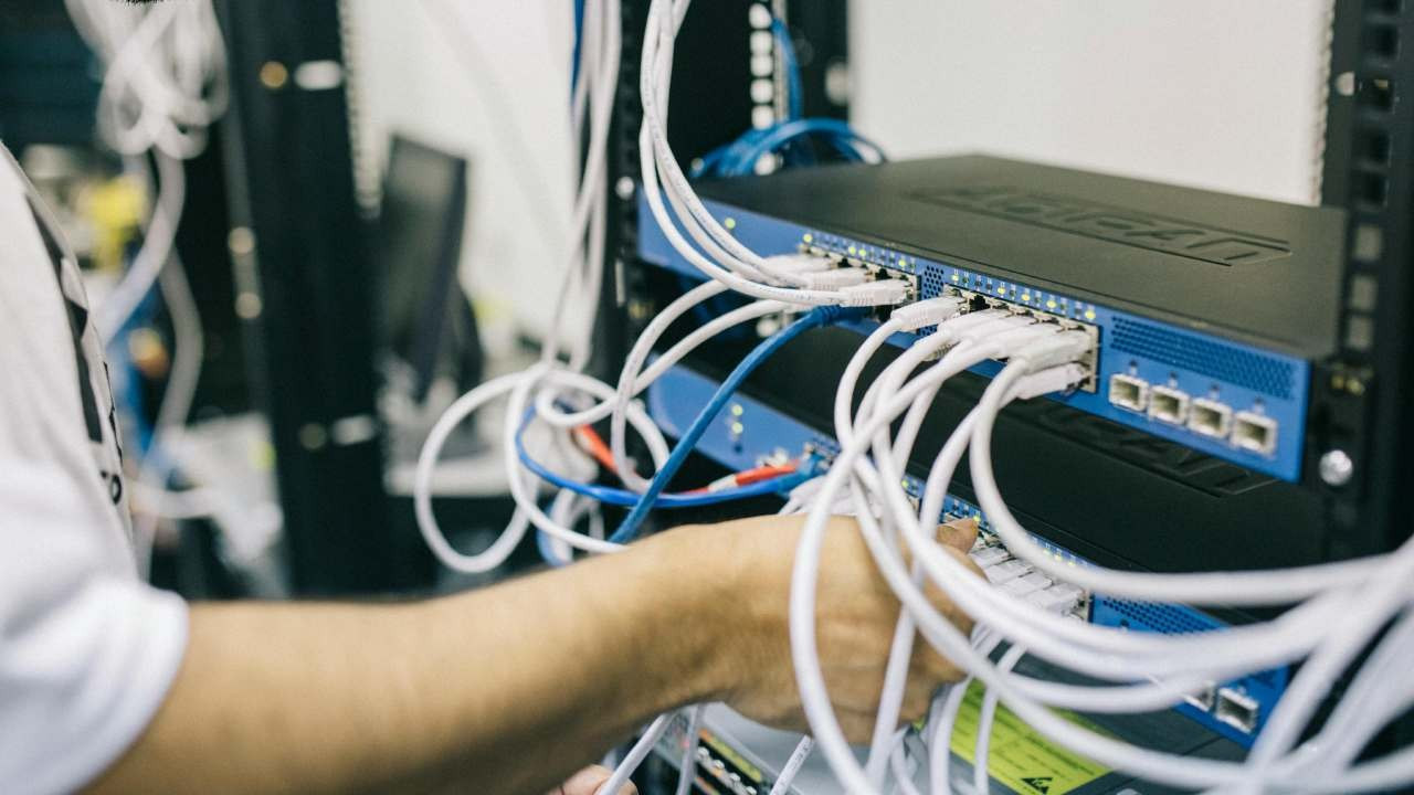 teknoloji devi yil sonuna kadar binlerce kisiyi isten cikaracak LBtrr7FJ.jpg