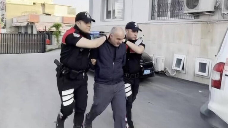 kopegi-sopayla-olduresiye-darbetti-gozaltina-alindi-WfjZ3TRw
