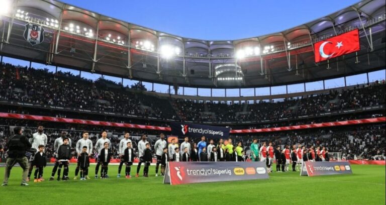 sessiz-macta-gur-ses-besiktas-taraftarindan-madencilere-destek-uSRgazcq