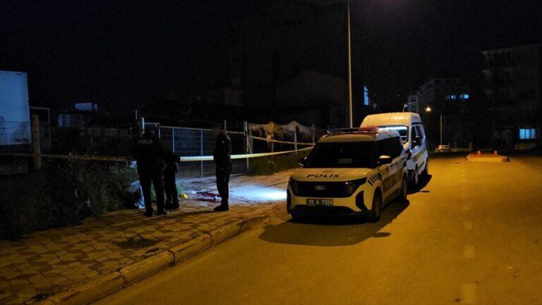 corumda-cikan-bicakli-kavgada-bir-kisi-yaralandi-YtiMs4ci